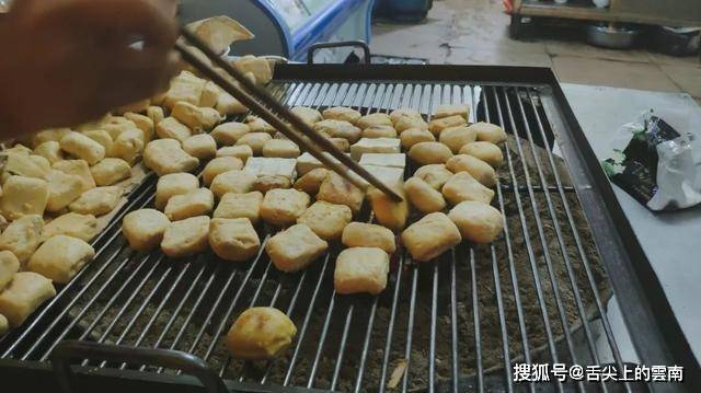 豆腐江湖上的“南拳北腿”：建水豆腐PK石屏豆腐