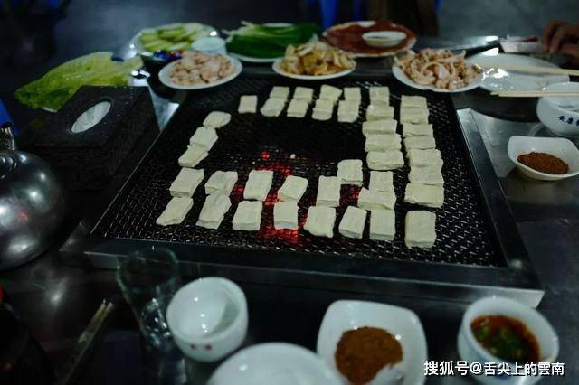 豆腐江湖上的“南拳北腿”：建水豆腐PK石屏豆腐